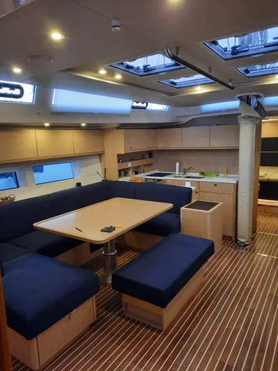 Bella Donna Yacht Photos Pics 