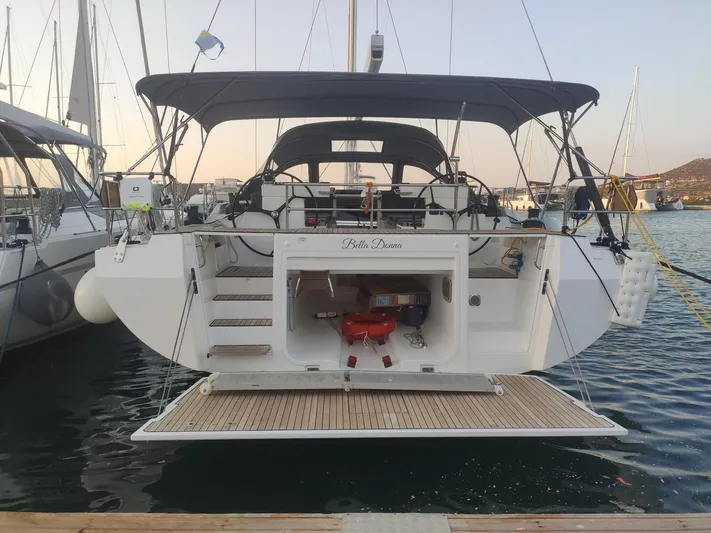 Bella Donna Yacht Photos Pics 