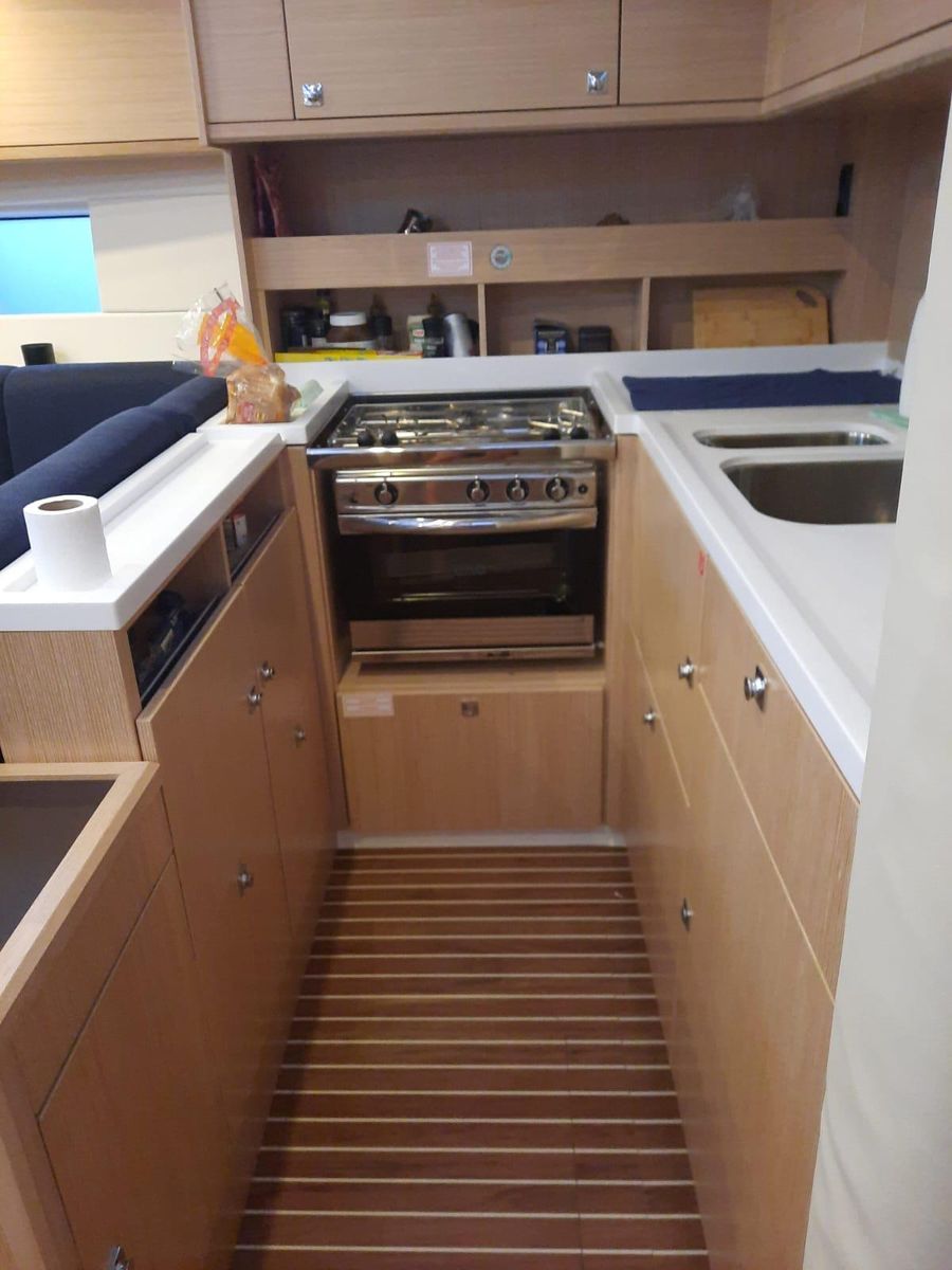 2023 Bavaria 54 