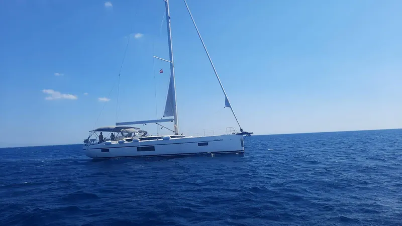 Bella Donna Yacht Photos Pics 