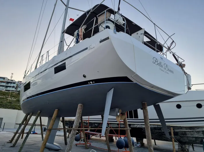 Bella Donna Yacht Photos Pics 