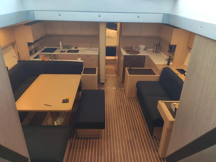 Bella Donna Yacht Photos Pics 