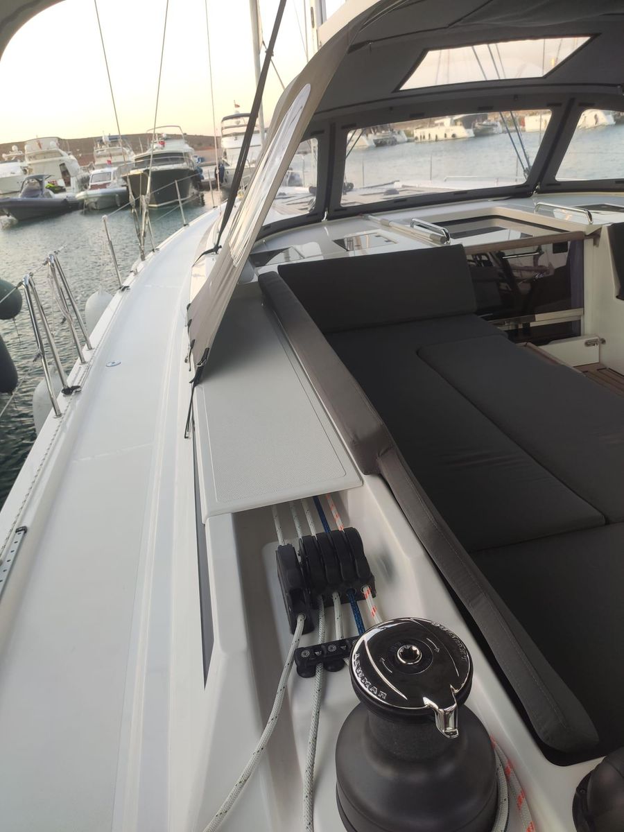 2023 Bavaria 54 