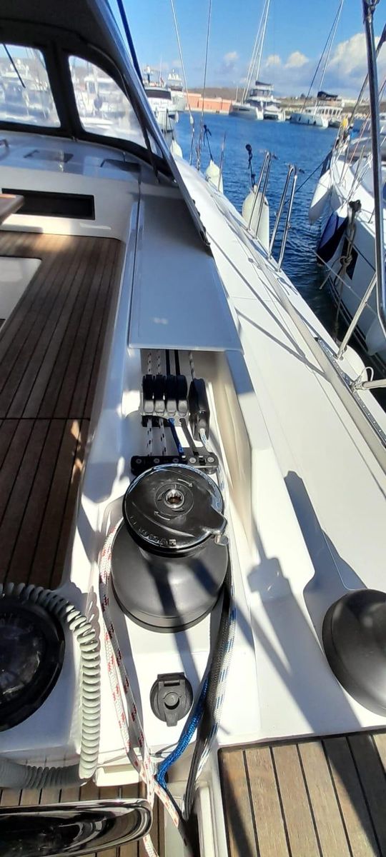 2023 Bavaria 54 