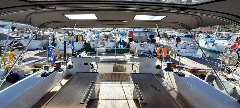 Bella Donna Yacht Photos Pics 