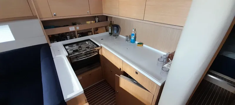 Bella Donna Yacht Photos Pics 