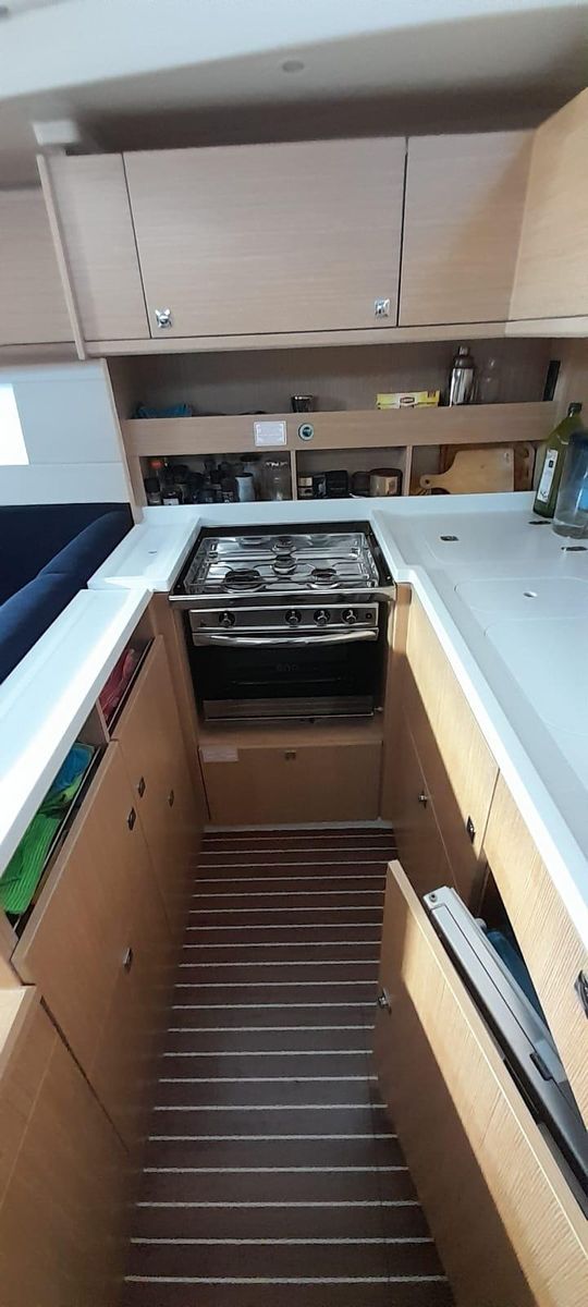 2023 Bavaria 54 