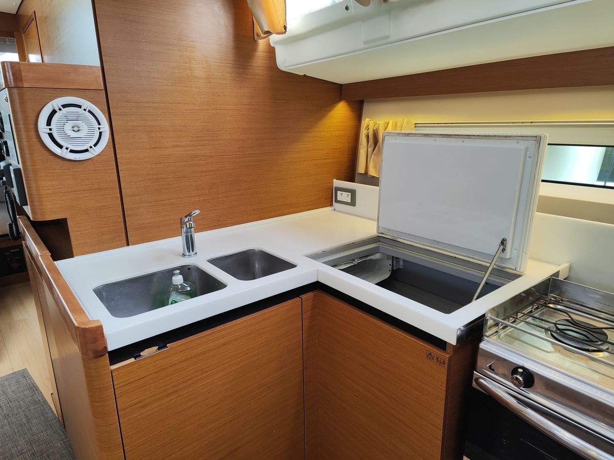 2018 Jeanneau 48 