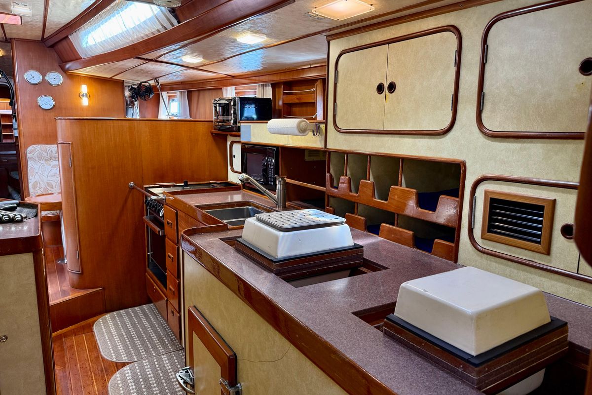 1984 Tayana 55 