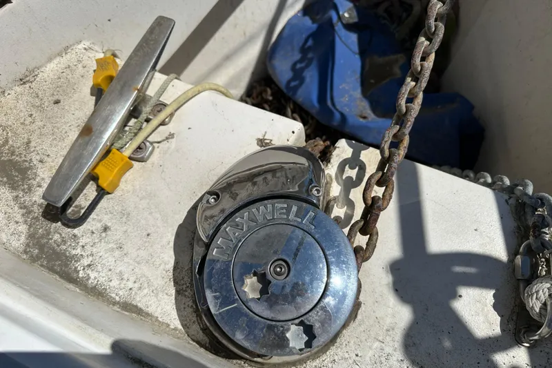 Mischievous Mermaid Yacht Photos Pics Anchor winch and cleat on 2004 Hunter Deck Salon boat deck.