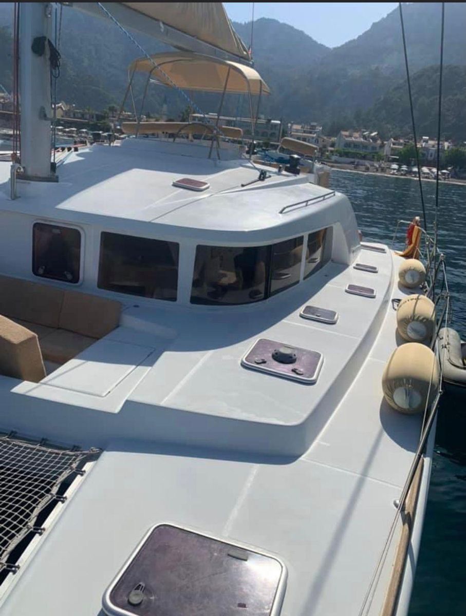 2010 Lagoon 44 
