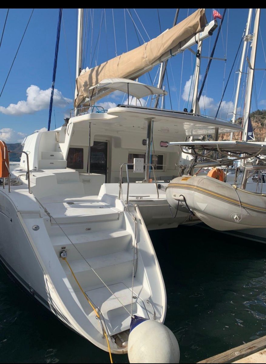 2010 Lagoon 44 