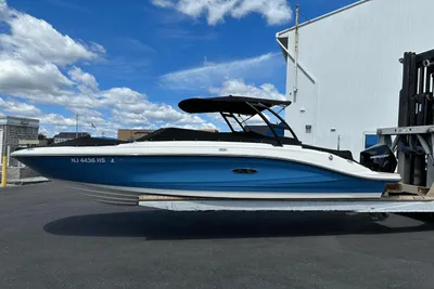 Sea Ray SPX 230 Outboard
