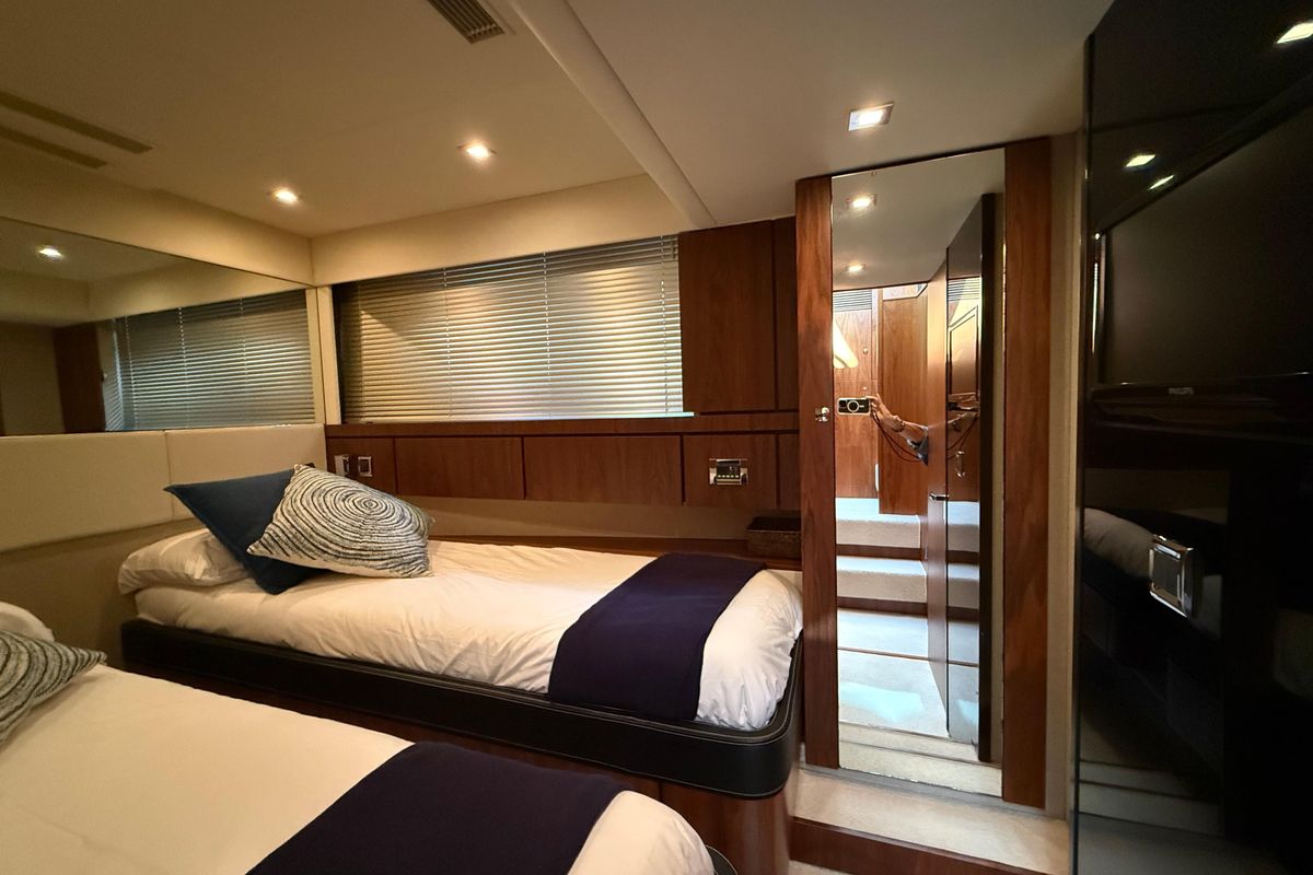 2012 Fairline 57 