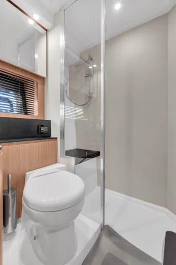 Eyiii Yacht Photos Pics 