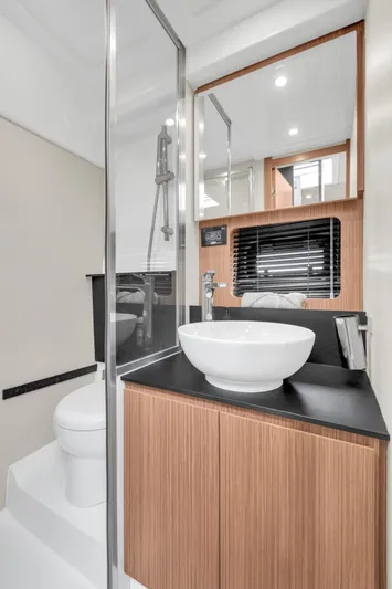 Eyiii Yacht Photos Pics 