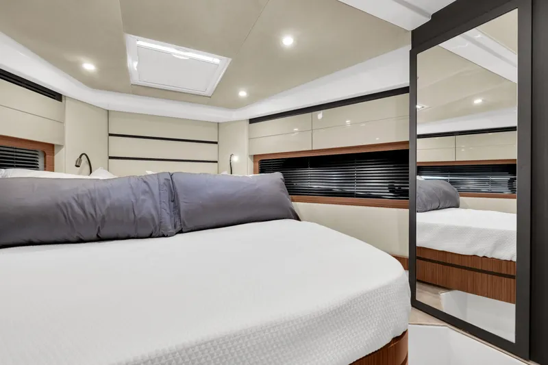 Eyiii Yacht Photos Pics 