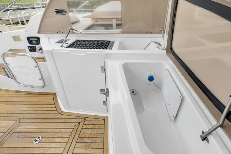 Eyiii Yacht Photos Pics 