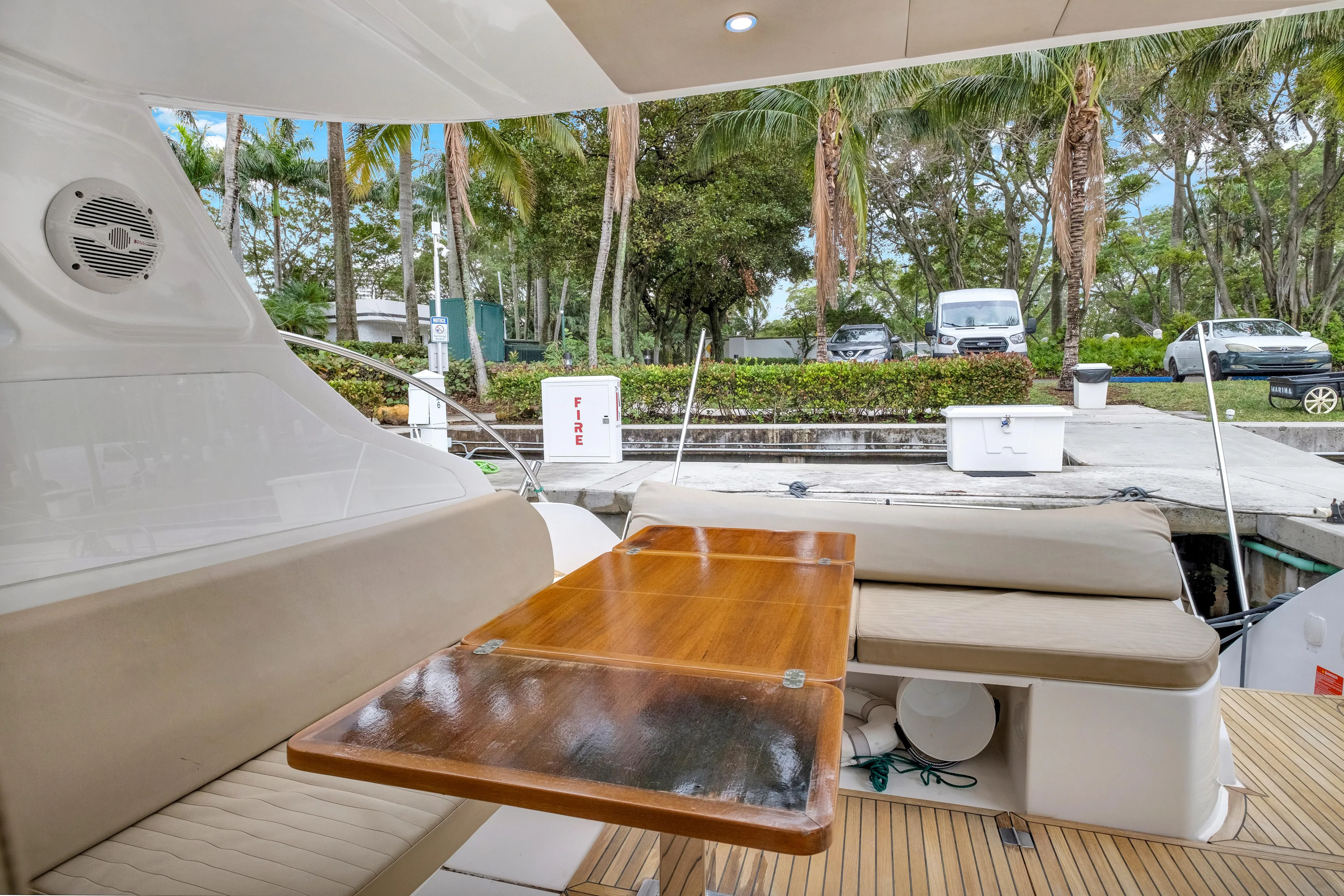 Eyiii Yacht Photos Pics 