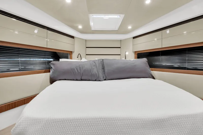 Eyiii Yacht Photos Pics 