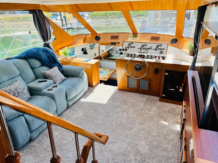 Rough Life Yacht Photos Pics 