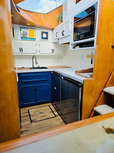 Rough Life Yacht Photos Pics 