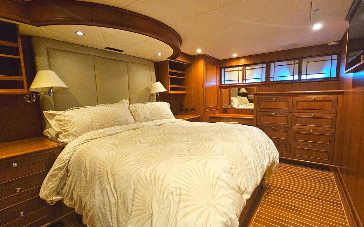 2012 Outer Reef Yachts 70 