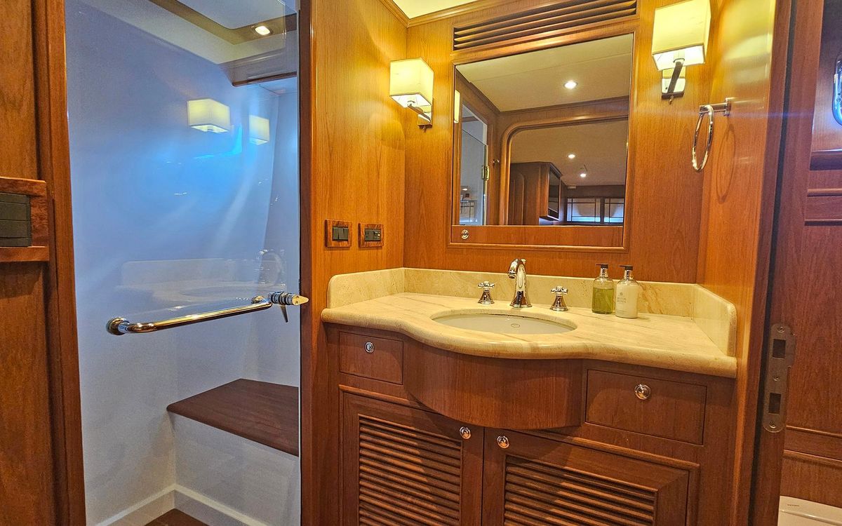 2012 Outer Reef Yachts 70 