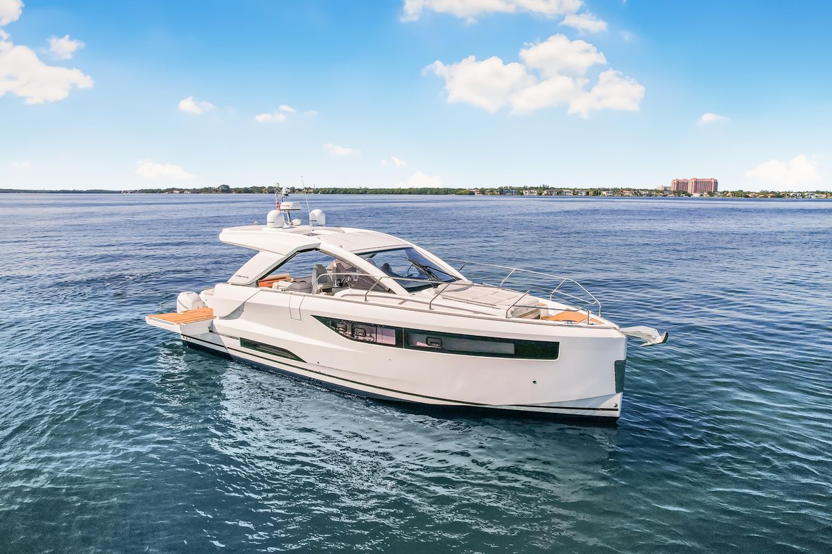 2023 Jeanneau 43 