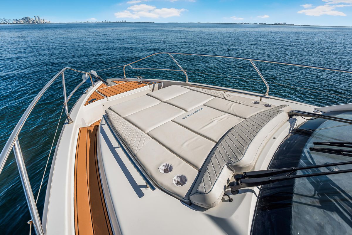 2023 Jeanneau 43 