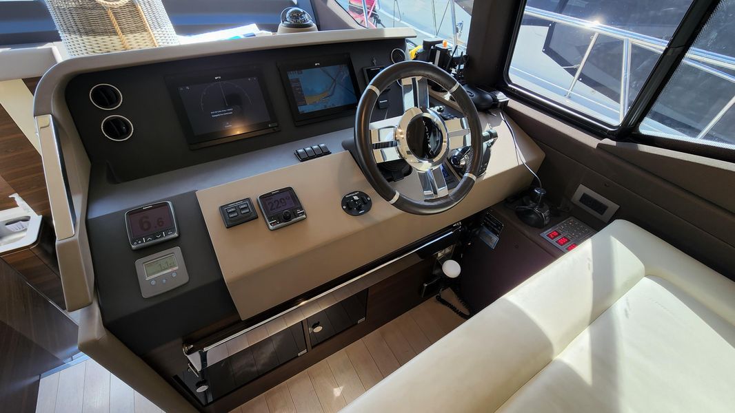 2016 Azimut 50 Flybridge