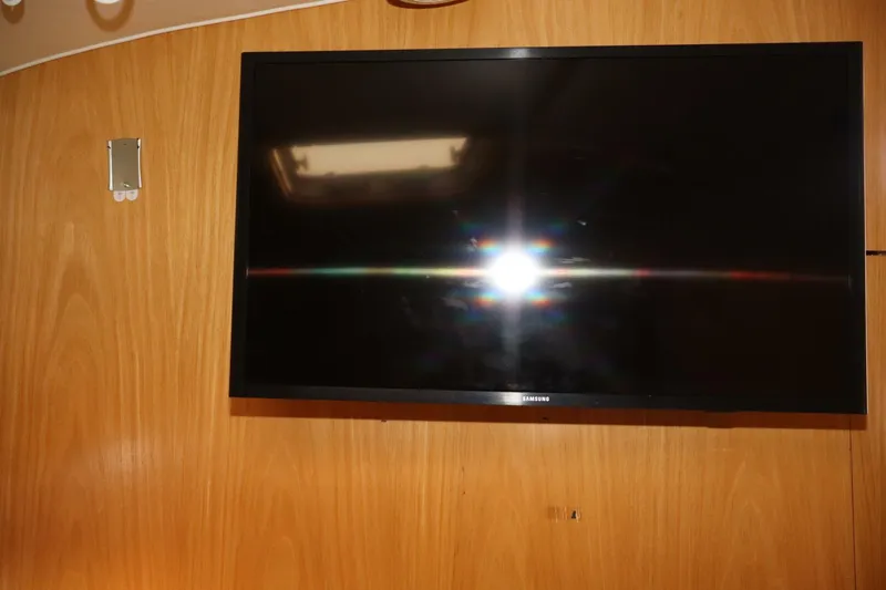 C Dreamer Yacht Photos Pics 2001 43 Tiara Yacht C Dreamer- Dinette Tv