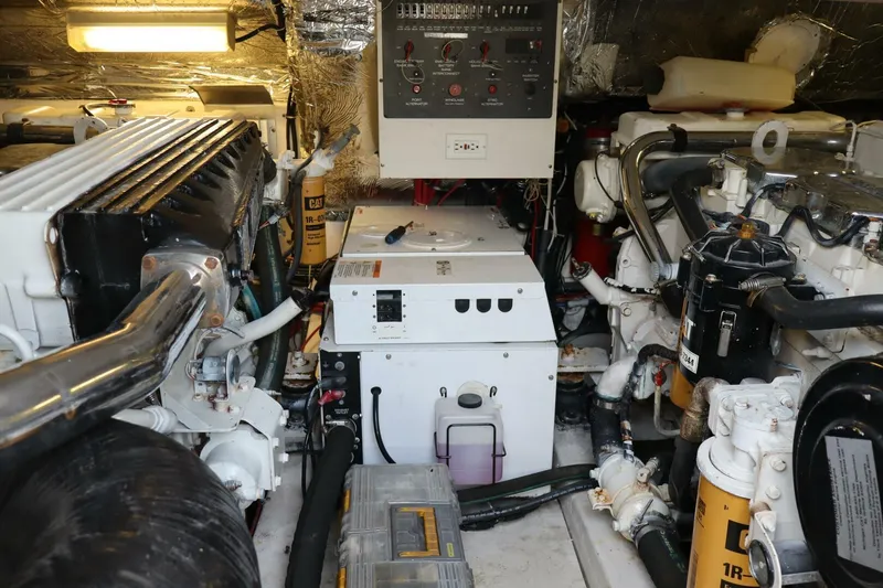 C Dreamer Yacht Photos Pics 2001 43 Tiara Yacht C Dreamer- Engine Room