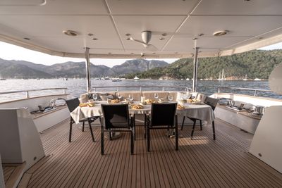 Yacht