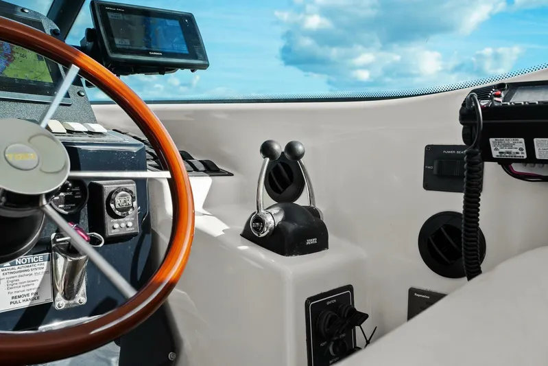 Thought About It Yacht Photos Pics 2007 Tiara Yachts 4300 Sovran - Helm/Electronics