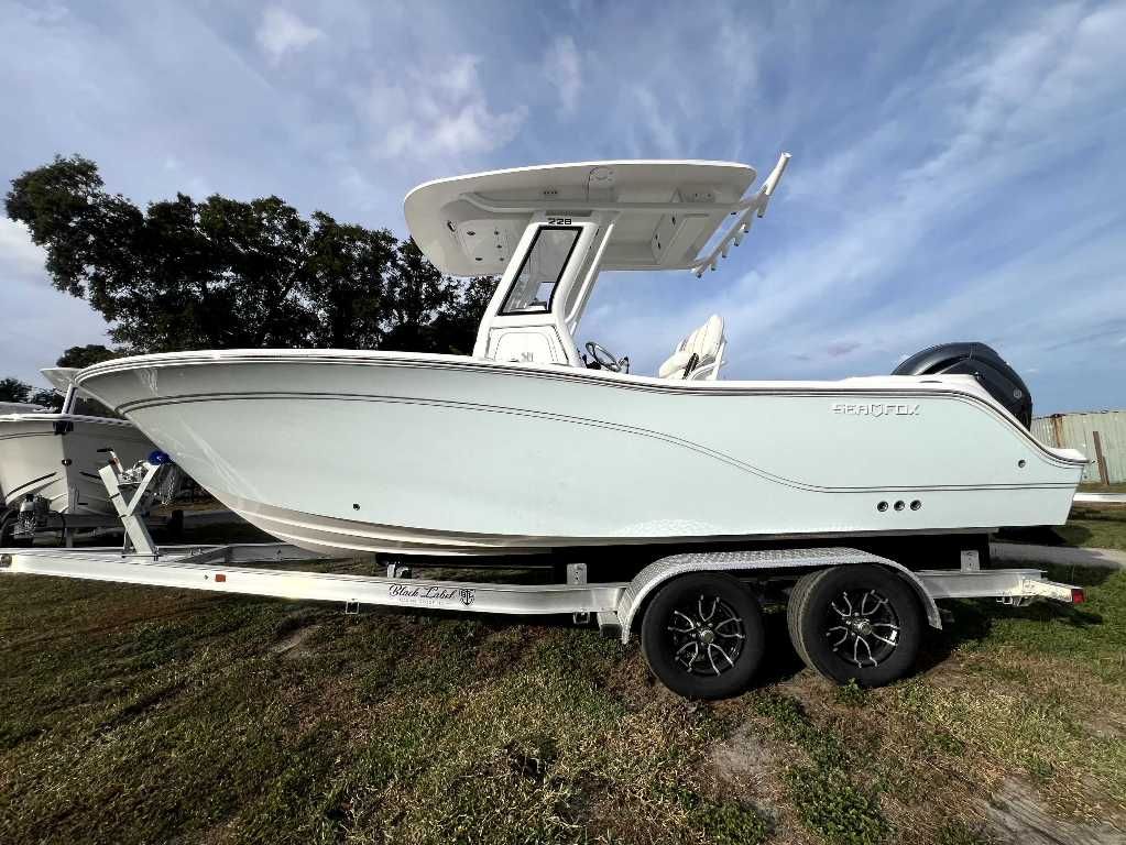 Sea Fox 228 Commander