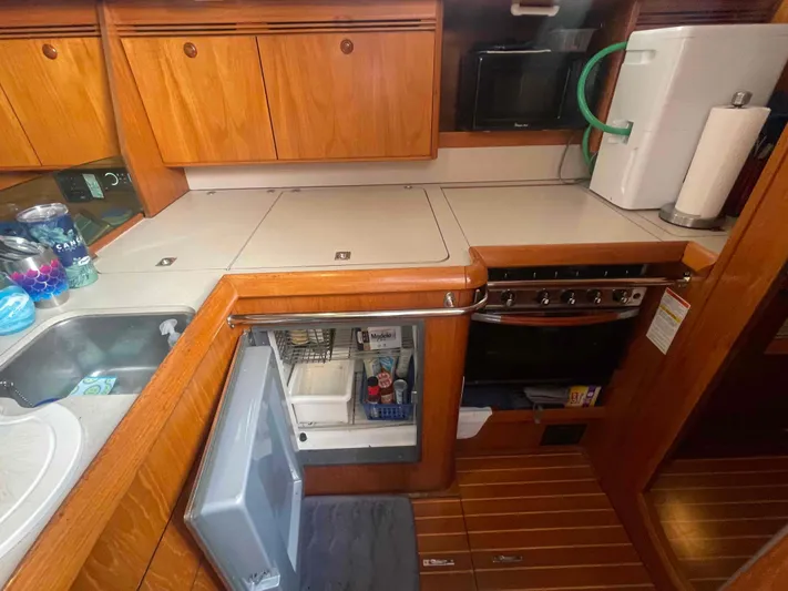 Karisma Yacht Photos Pics 