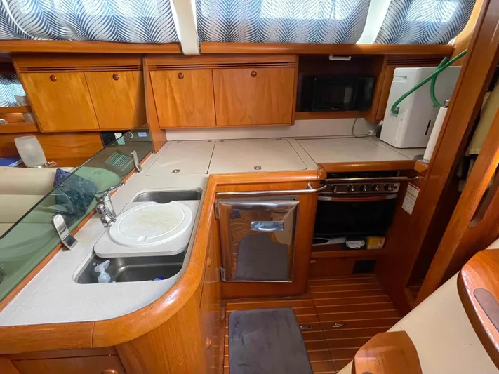 Karisma Yacht Photos Pics 