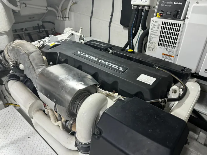 Engine Warranty X Seakeeper Yacht Photos Pics 