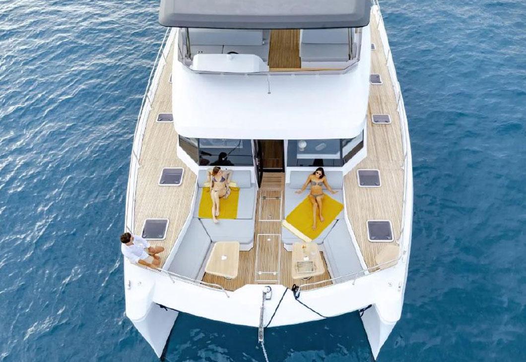 Aventura 56 Motor Yacht