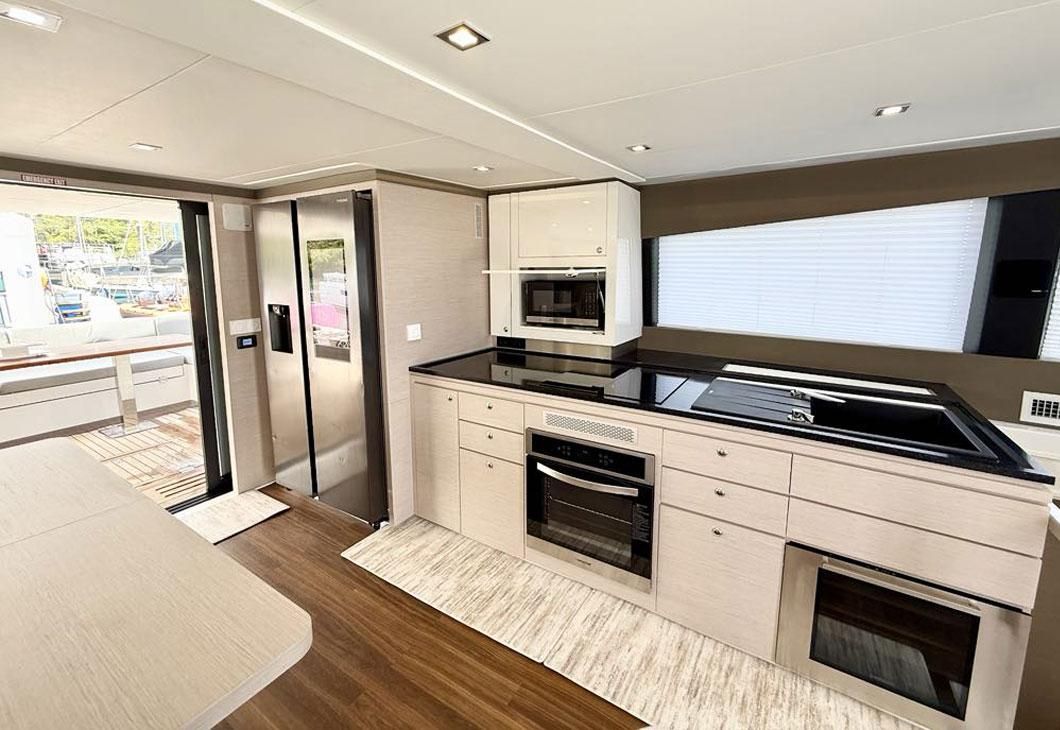 2025 Aventura 56 