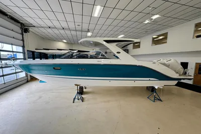 Sea Ray SLX 310 Outboard