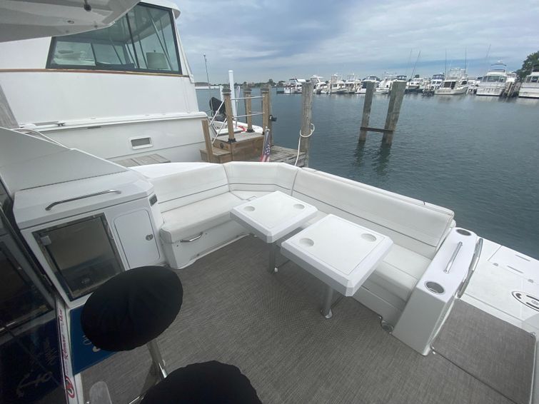 2017-45-cruisers-yachts-45-cantius
