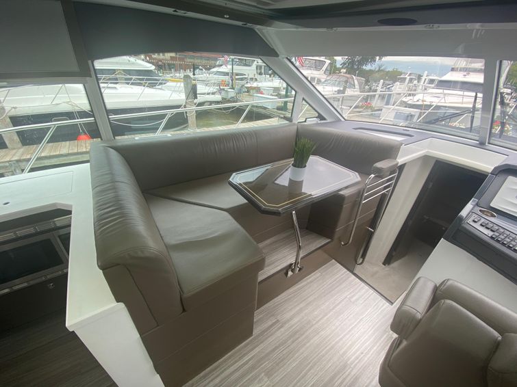 2017-45-cruisers-yachts-45-cantius