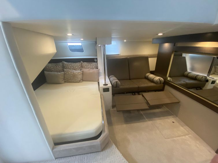 2017-45-cruisers-yachts-45-cantius