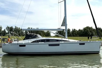 2020 Bavaria Vision 42