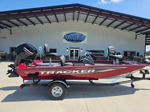 2025 Tracker Boats Pro Team 175 TF Crappie Edition