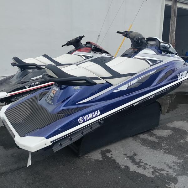 18 Yamaha Waverunner Vx Cruiser Personal Watercraft For Sale Yachtworld