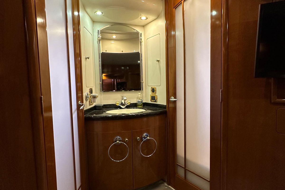 2001 Carver 59 
