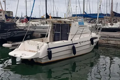 2000 RIO 800 Cabin Fish